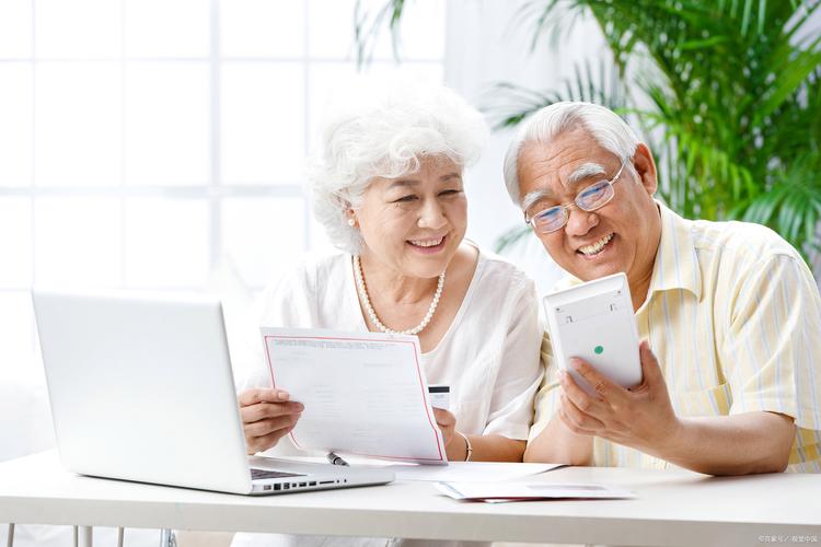 银发族成网购新主力，62 岁王女士热衷线上购物，72 岁田女士经验丰富