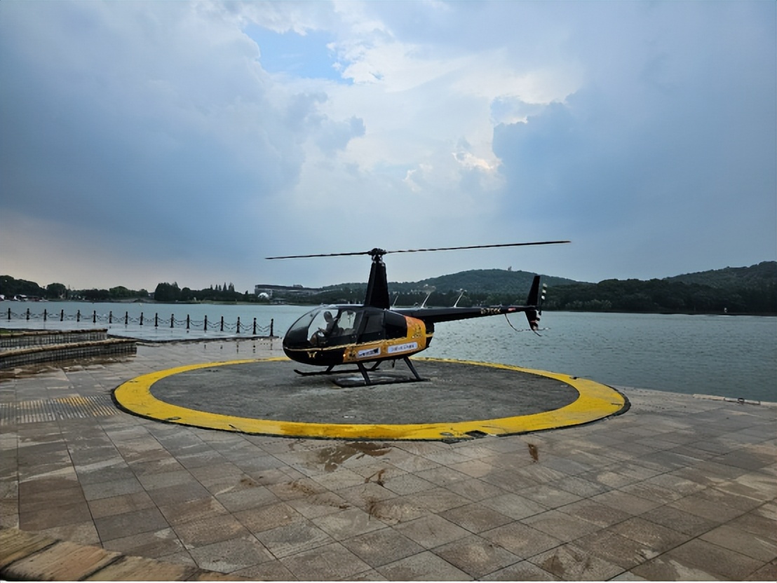 美团休闲玩乐直播间_服务零售直播交易额破亿_美团直播开通的条件