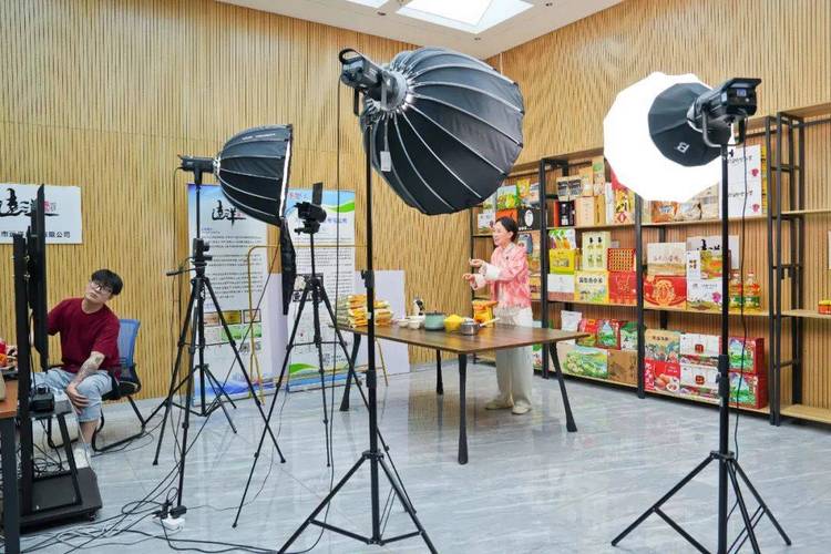 共享直播间 直播带货培训 直播经济生态_怎么做带货主播新手入门