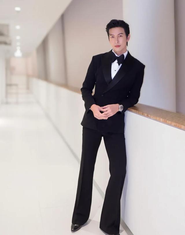 明星直播带货_泰剧一哥转型电商_直播带货前十名主播有哪些