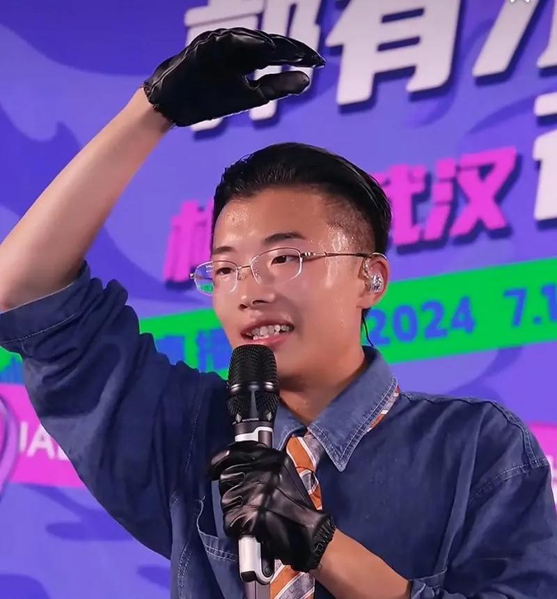 郭有才打赏收入_直播带货平台抽成多少钱_郭有才直播收入