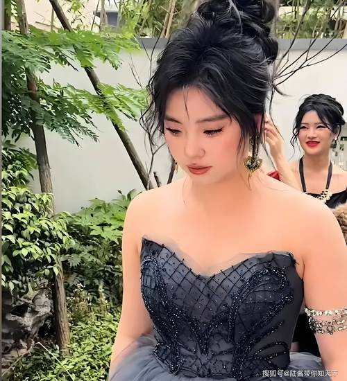 网红品牌避坑指南_不推荐的4大网红服饰品牌_小红书和抖音的区别