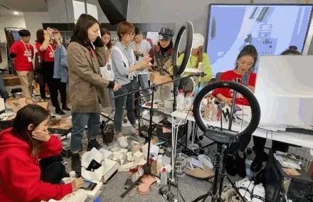 直播电商的发展历程_如何自己开直播带货快手_淘宝与快手直播带货底层逻辑差异