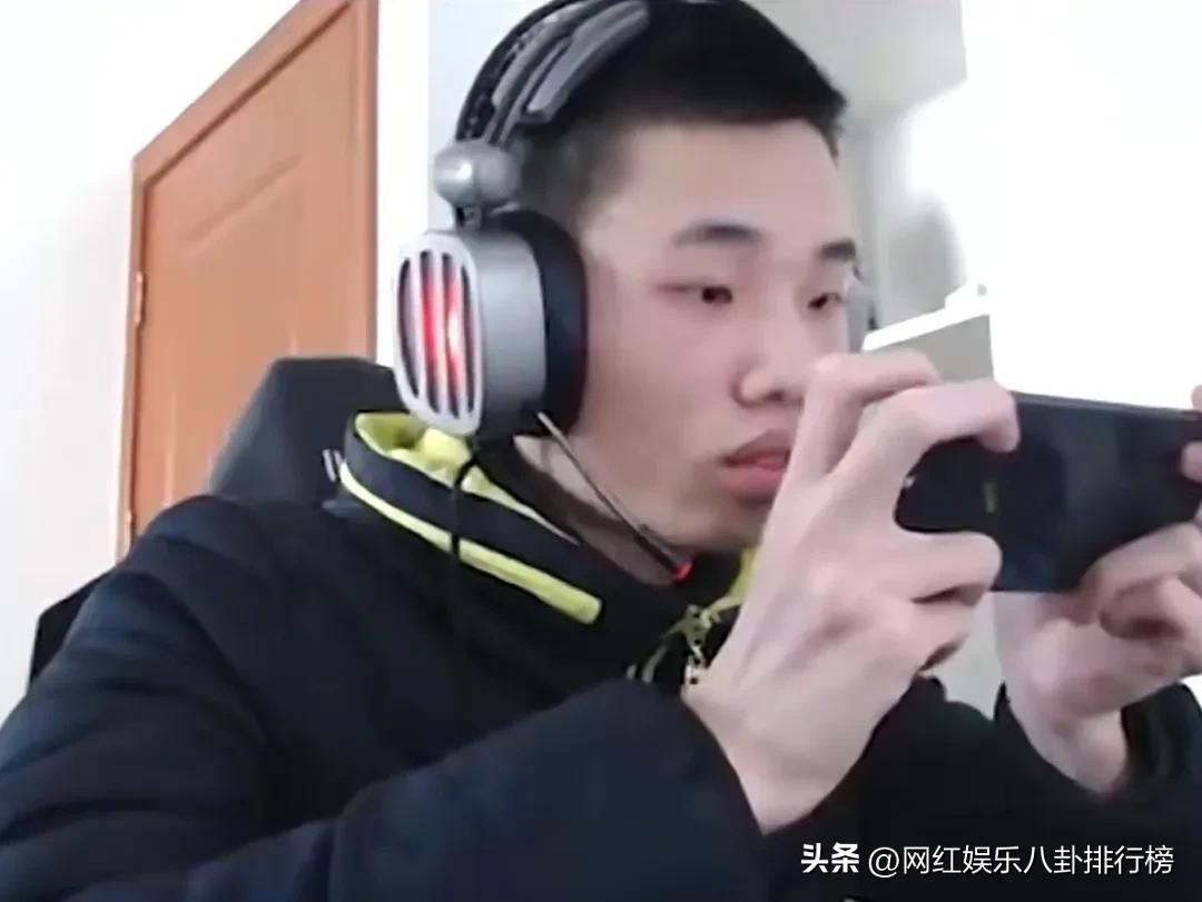 抖音游戏主播排名_当前抖音网红排名_旭旭宝宝抖音直播数据