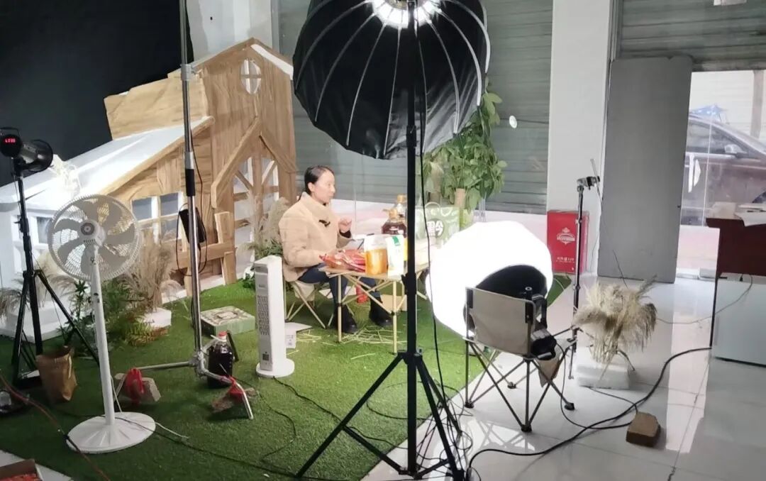 直播间带货流程话术_社区直播带货基地_玉兔社区电商就业