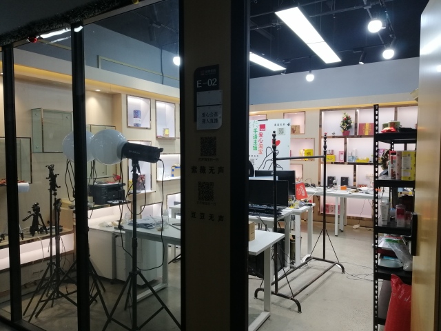 聋人直播带货项目_怎么样给淘宝带货赚钱呢_淘宝聋人主播停播原因